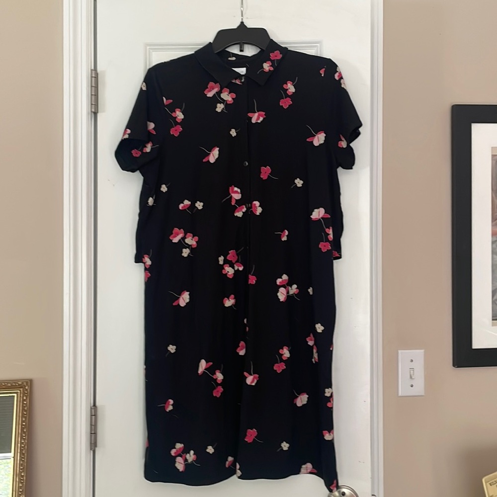 JJill GUC spring dress. Buttons up front, layered in upper back, size MP